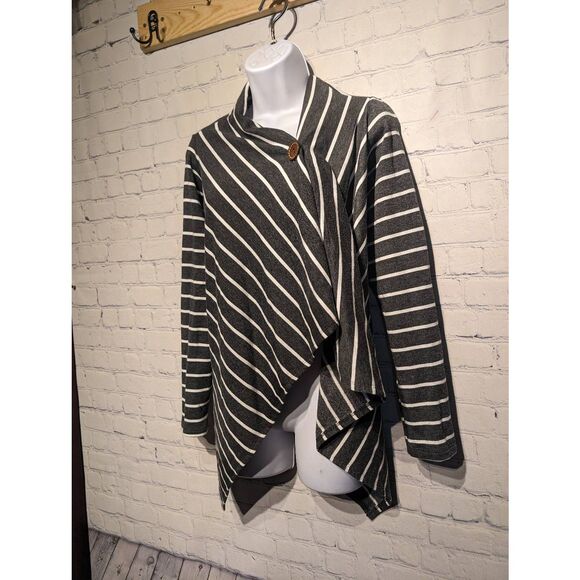 Bobeau soft asymmetrical buttoned cardigan medium + - Picture 2 of 4